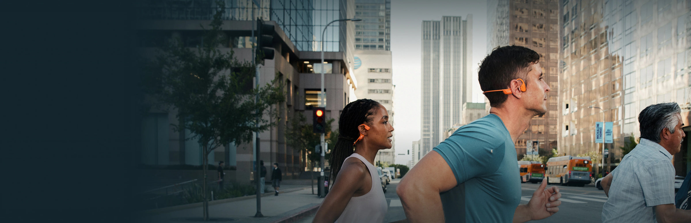 Auriculares open-ear para correr al aire libre